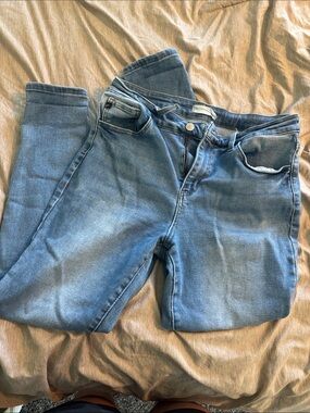 KanCan Medium Wash Skinny Jeans in Blue